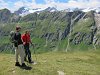  nad hlavama mají Alan a Popin téměř v zákrytu vrcholy Ouirl (3251 m) a Steingrubenkogel (3231m), uprostřed jsou vrcholy Malhamspitze (nejvyšší severní má 3368m) a z nich tekoucí ledovec Malhamkees